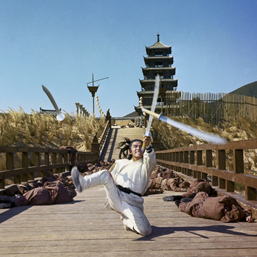 artes marciais chinesas: One-Armed Swordsman bridge fight scene